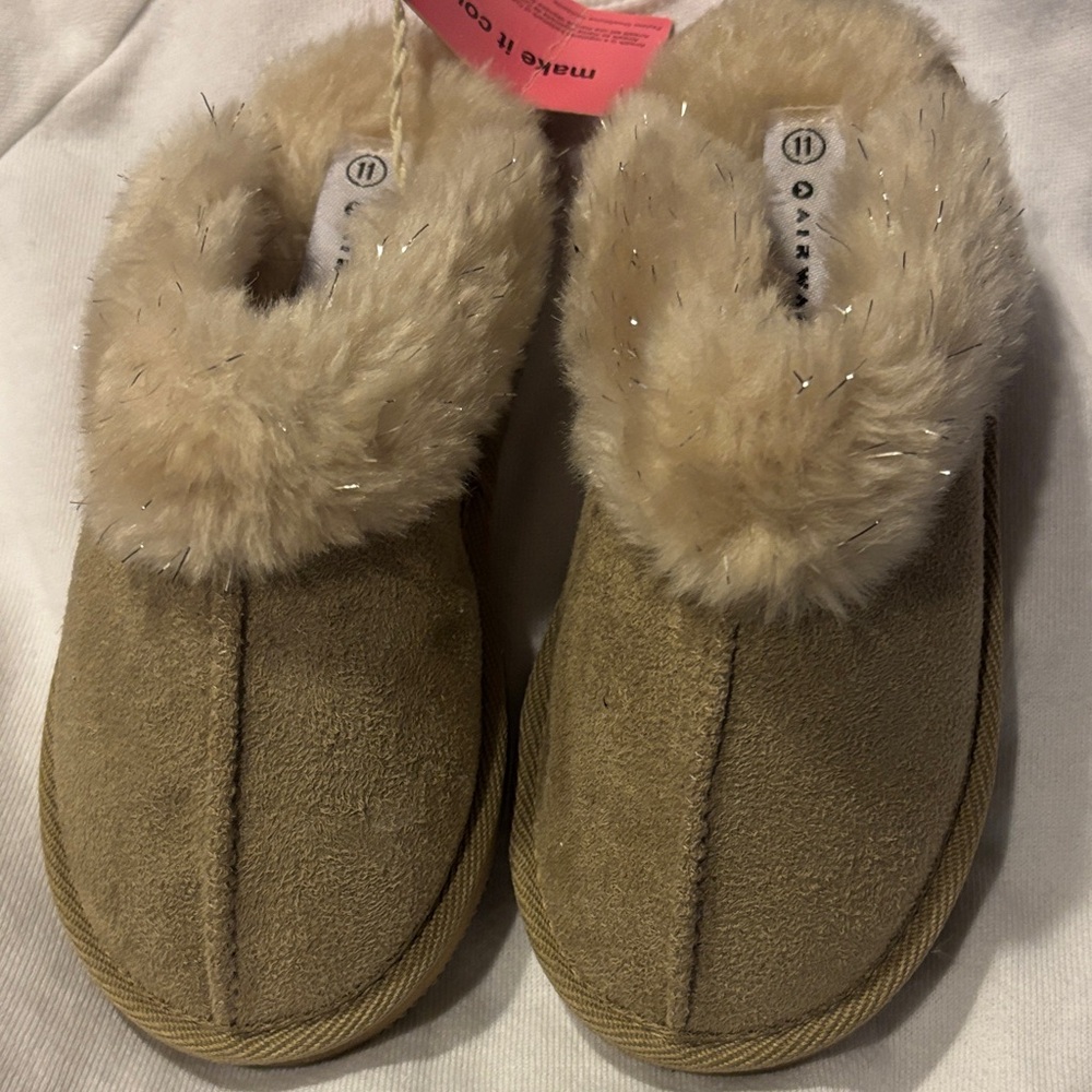 Slippers girls new size 11M Airwalk fabric upper & outsole